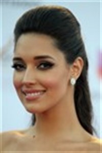 Amelia Vega - 02